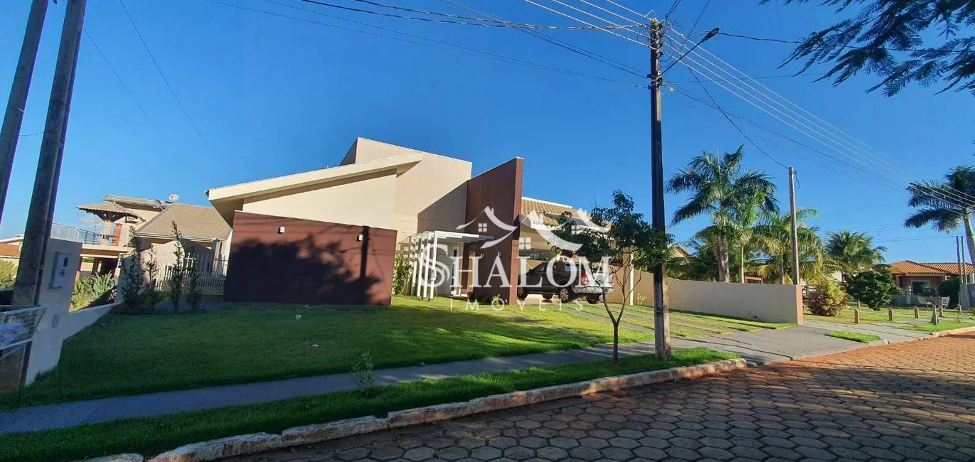 Foto 3 de Chácara com 3 quartos à venda, 627m2 em Santo Inacio - PR