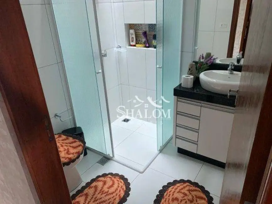 Casa com 3 quartos à venda, 150m2 em Maringa - PR - imagem 5 Foto 5 de Casa com 3 quartos à venda, 150m2 em Maringa - PR