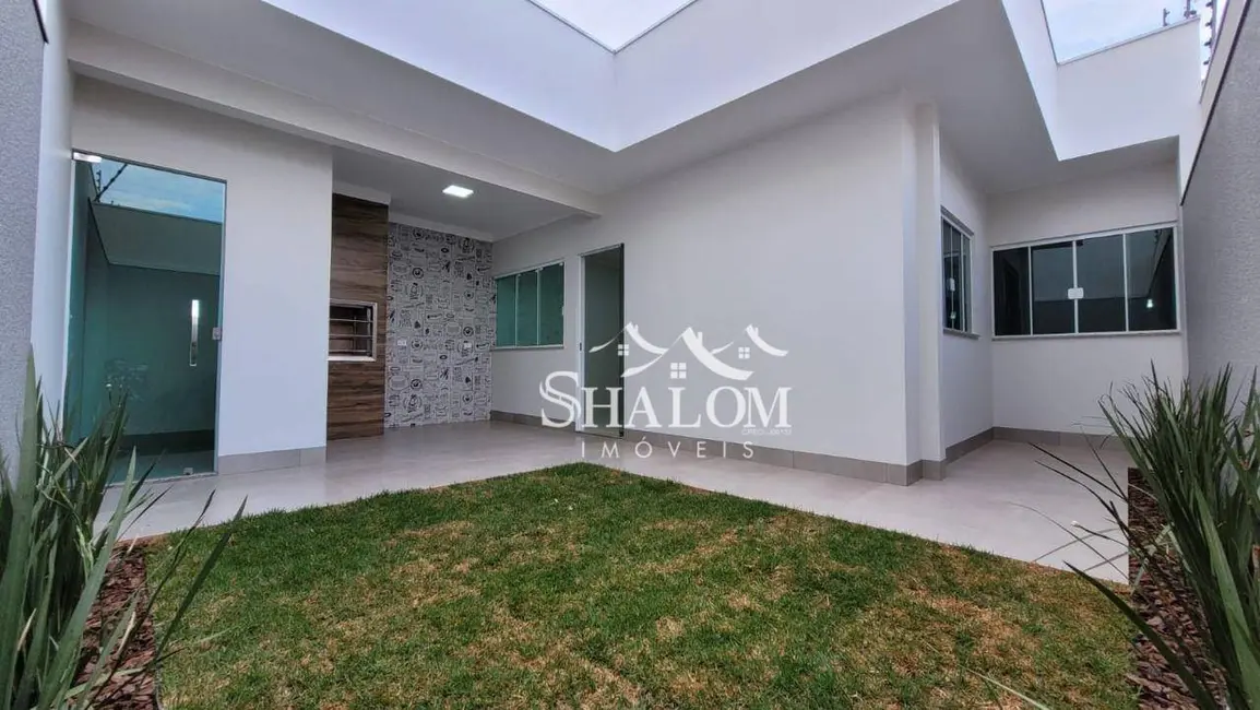 Casa com 3 quartos à venda, 180m2 em Parque das Bandeiras, Maringa - PR - imagem 4 Foto 4 de Casa com 3 quartos à venda, 180m2 em Parque das Bandeiras, Maringa - PR