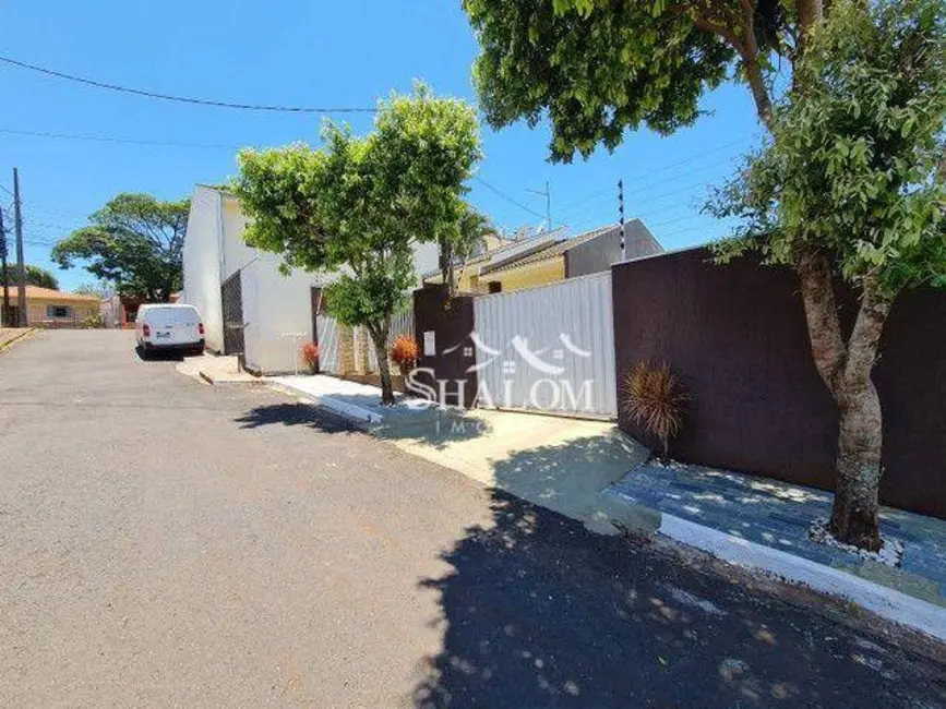 Foto 2 de Casa com 3 quartos à venda, 300m2 em Centro, Marialva - PR