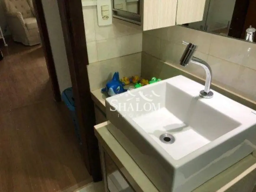 Sobrado com 3 quartos à venda, 253m2 em Parque Palmeiras, Maringa - PR - imagem 6 Foto 6 de Sobrado com 3 quartos à venda, 253m2 em Parque Palmeiras, Maringa - PR