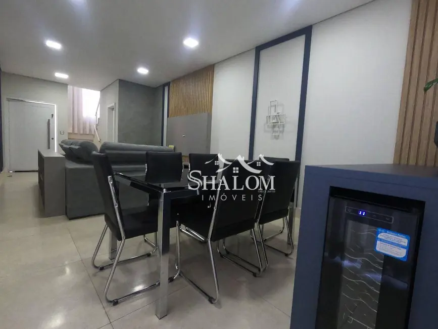 Foto 6 de Sobrado com 3 quartos à venda, 151m2 em Marialva - PR