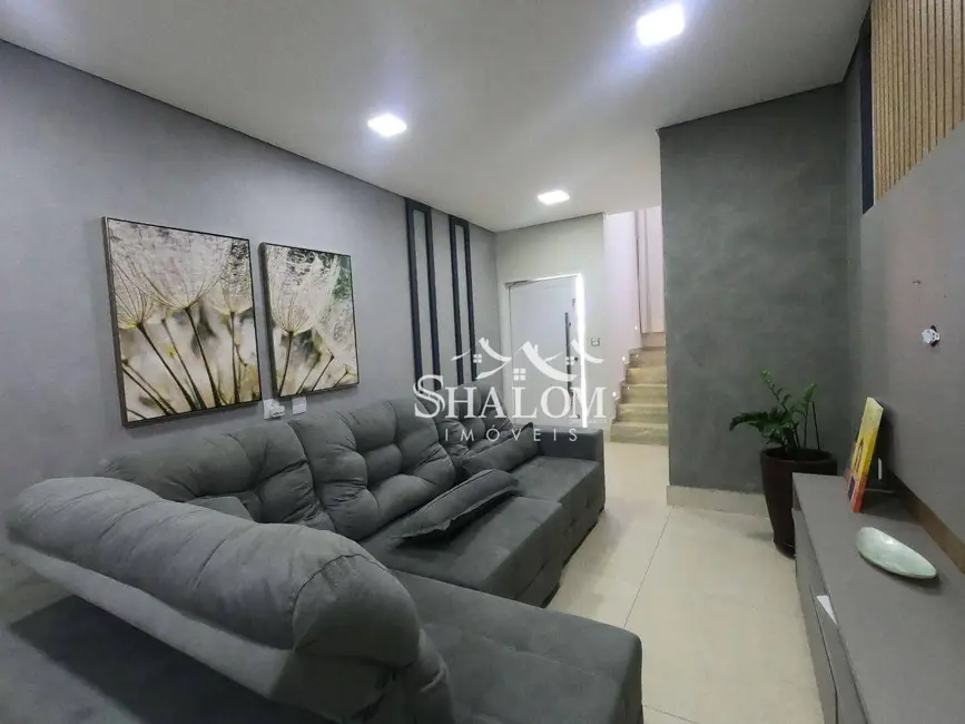 Foto 5 de Sobrado com 3 quartos à venda, 151m2 em Marialva - PR