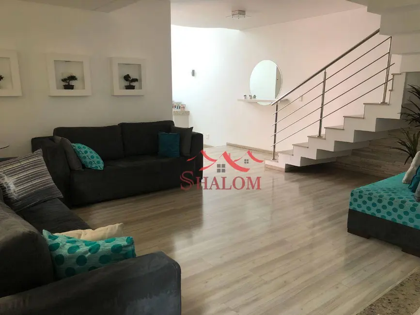 Sobrado com 4 quartos à venda, 230m2 em Jardim Bela Vista, Maringa - PR - imagem 4 Foto 4 de Sobrado com 4 quartos à venda, 230m2 em Jardim Bela Vista, Maringa - PR