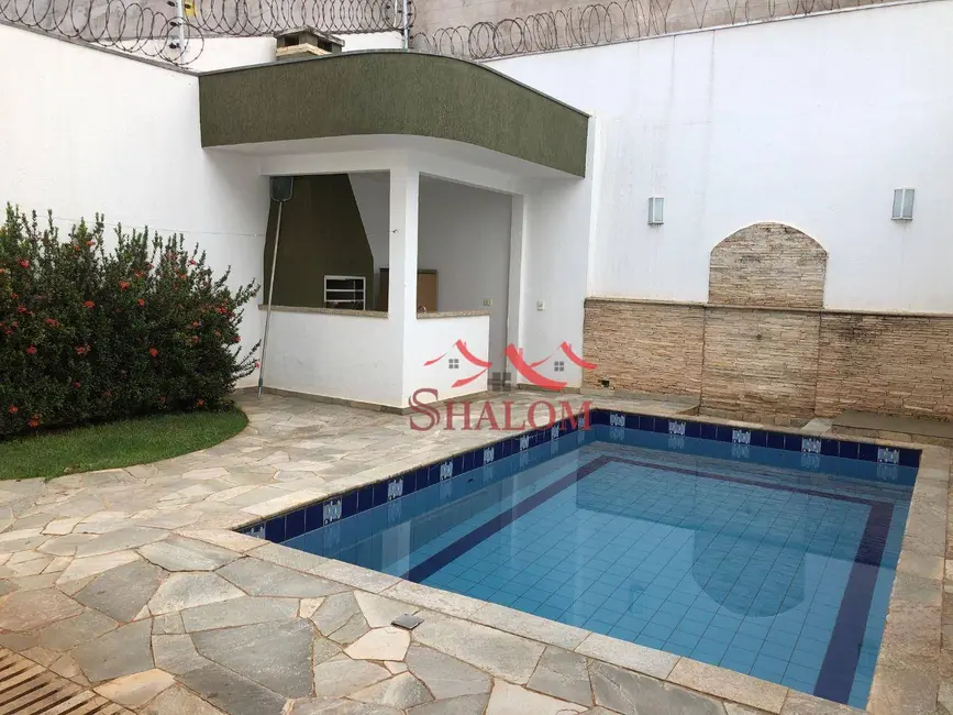 Sobrado com 4 quartos à venda, 230m2 em Jardim Bela Vista, Maringa - PR - imagem 9 Foto 9 de Sobrado com 4 quartos à venda, 230m2 em Jardim Bela Vista, Maringa - PR