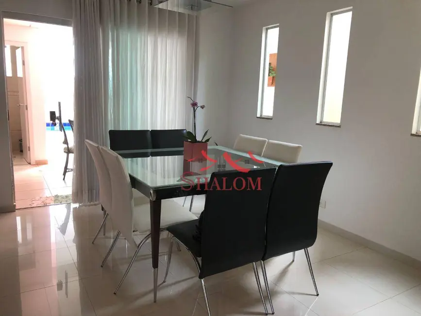 Sobrado com 4 quartos à venda, 230m2 em Jardim Bela Vista, Maringa - PR - imagem 5 Foto 5 de Sobrado com 4 quartos à venda, 230m2 em Jardim Bela Vista, Maringa - PR