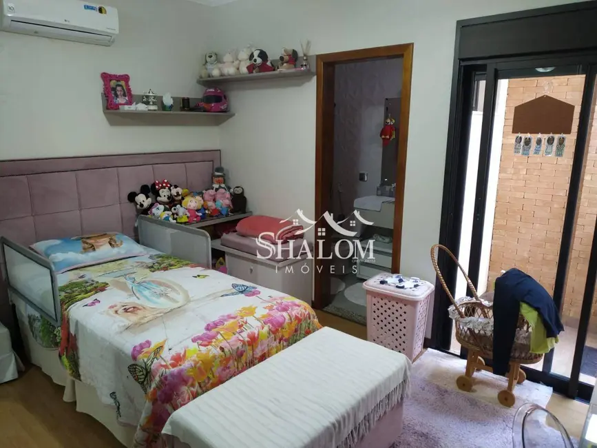 Casa com 4 quartos à venda, 580m2 em Jardim Higienópolis, Maringa - PR - imagem 8 Foto 8 de Casa com 4 quartos à venda, 580m2 em Jardim Higienópolis, Maringa - PR