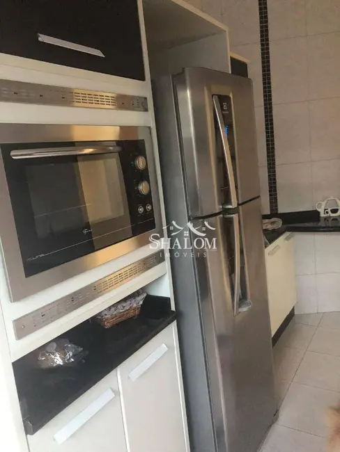 Casa com 3 quartos à venda, 300m2 em Jardim Monte Rei, Maringa - PR - imagem 9 Foto 9 de Casa com 3 quartos à venda, 300m2 em Jardim Monte Rei, Maringa - PR