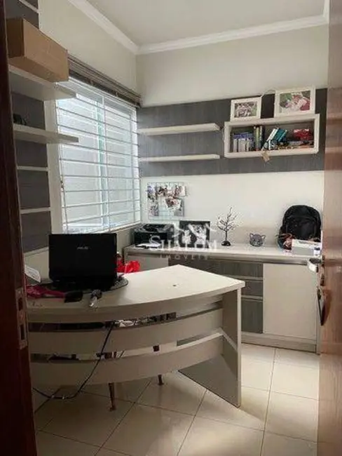 Casa com 3 quartos à venda, 300m2 em Jardim Monte Rei, Maringa - PR - imagem 8 Foto 8 de Casa com 3 quartos à venda, 300m2 em Jardim Monte Rei, Maringa - PR