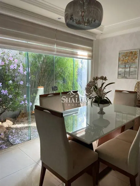 Casa com 3 quartos à venda, 300m2 em Jardim Monte Rei, Maringa - PR - imagem 7 Foto 7 de Casa com 3 quartos à venda, 300m2 em Jardim Monte Rei, Maringa - PR
