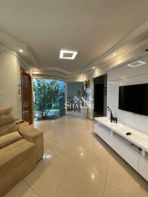 Casa com 3 quartos à venda, 300m2 em Jardim Monte Rei, Maringa - PR - imagem 4 Foto 4 de Casa com 3 quartos à venda, 300m2 em Jardim Monte Rei, Maringa - PR