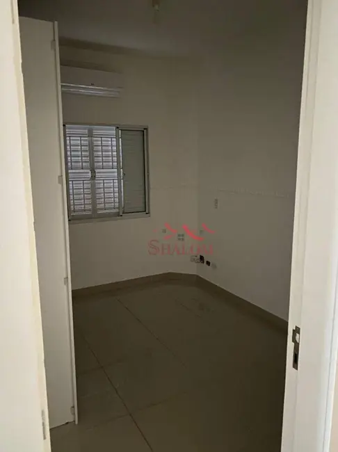Sobrado com 4 quartos à venda, 150m2 em Jardim Itália, Maringa - PR - imagem 6 Foto 6 de Sobrado com 4 quartos à venda, 150m2 em Jardim Itália, Maringa - PR