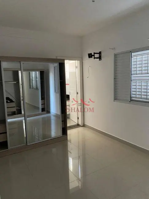 Sobrado com 4 quartos à venda, 150m2 em Jardim Itália, Maringa - PR - imagem 4 Foto 4 de Sobrado com 4 quartos à venda, 150m2 em Jardim Itália, Maringa - PR
