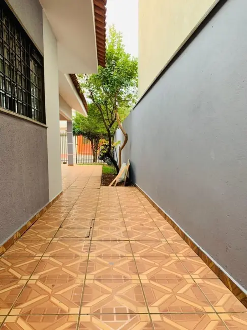 Foto 8 de Casa com 3 quartos à venda, 211m2 em Parque das Laranjeiras, Maringa - PR