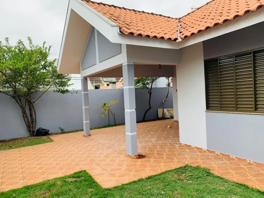 Foto 2 de Casa com 3 quartos à venda, 211m2 em Parque das Laranjeiras, Maringa - PR