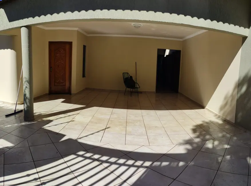 Foto 2 de Casa com 3 quartos à venda, 380m2 em Zona 22, Maringa - PR