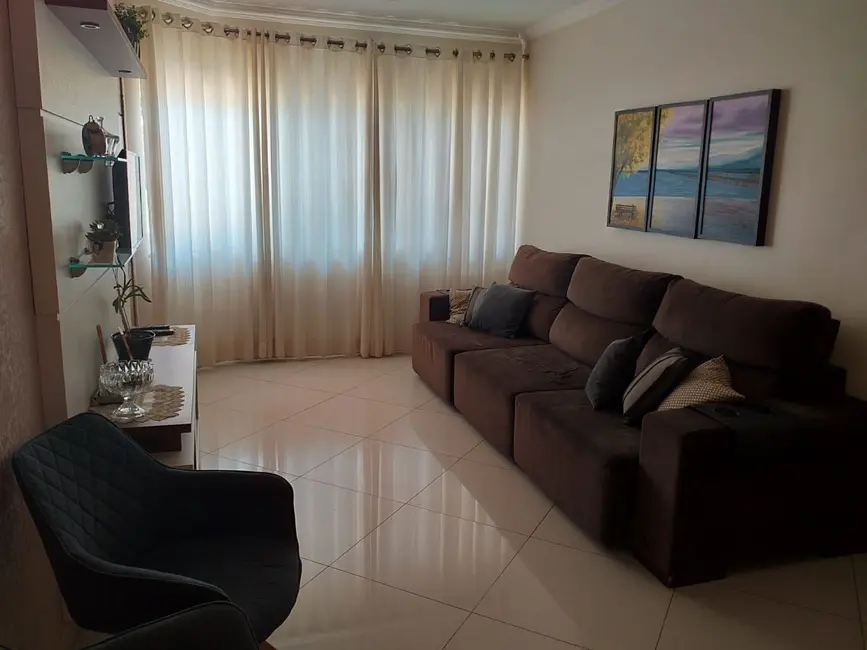 Sobrado com 3 quartos à venda, 177m2 em Jardim Itália II, Maringa - PR - imagem 3 Foto 3 de Sobrado com 3 quartos à venda, 177m2 em Jardim Itália II, Maringa - PR