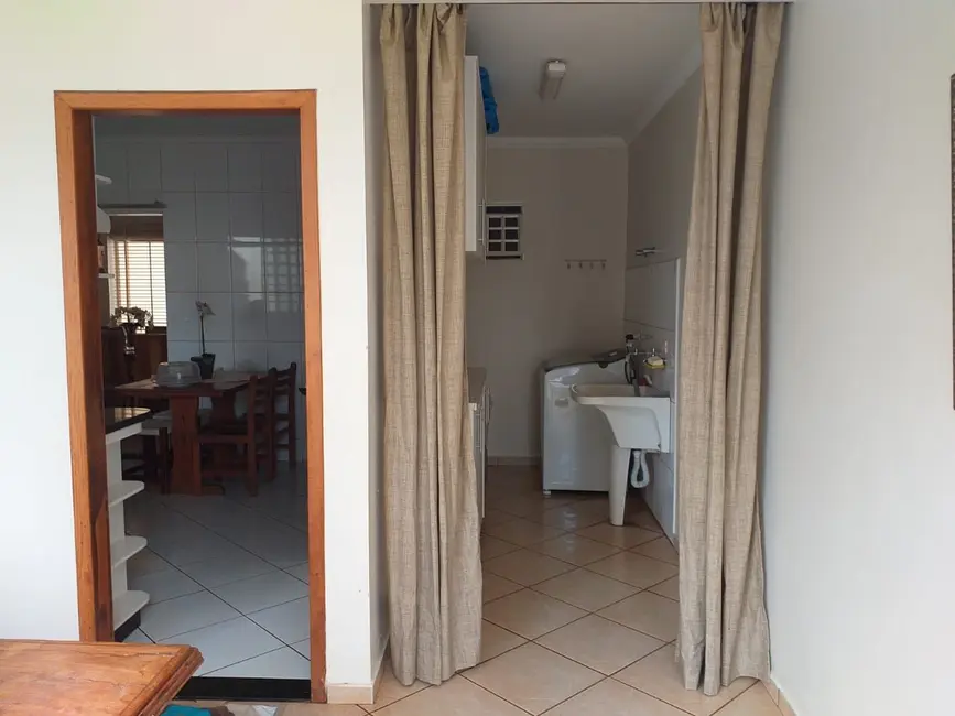 Sobrado com 3 quartos à venda, 177m2 em Jardim Itália II, Maringa - PR - imagem 6 Foto 6 de Sobrado com 3 quartos à venda, 177m2 em Jardim Itália II, Maringa - PR