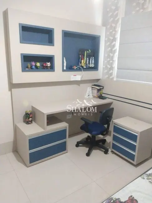 Sobrado com 3 quartos à venda, 178m2 em Jardim Itália II, Maringa - PR - imagem 7 Foto 7 de Sobrado com 3 quartos à venda, 178m2 em Jardim Itália II, Maringa - PR