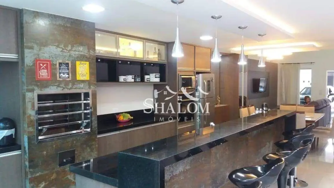 Sobrado com 3 quartos à venda, 178m2 em Jardim Itália II, Maringa - PR - imagem 3 Foto 3 de Sobrado com 3 quartos à venda, 178m2 em Jardim Itália II, Maringa - PR