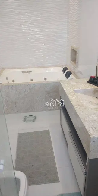 Sobrado com 3 quartos à venda, 178m2 em Jardim Itália II, Maringa - PR - imagem 9 Foto 9 de Sobrado com 3 quartos à venda, 178m2 em Jardim Itália II, Maringa - PR