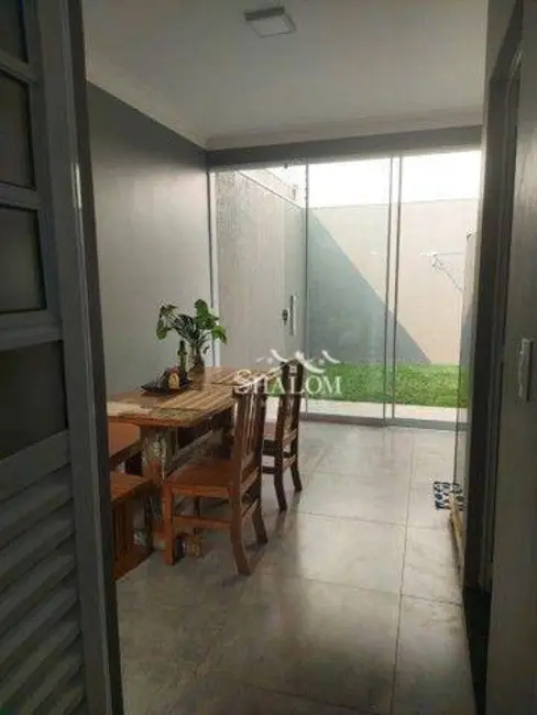 Casa com 3 quartos à venda, 206m2 em Maringa - PR - imagem 6 Foto 6 de Casa com 3 quartos à venda, 206m2 em Maringa - PR