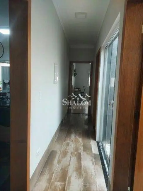 Casa com 3 quartos à venda, 206m2 em Maringa - PR - imagem 7 Foto 7 de Casa com 3 quartos à venda, 206m2 em Maringa - PR