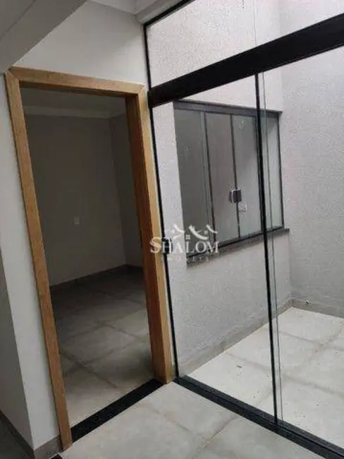 Casa com 3 quartos à venda, 163m2 em Jardim Itaipu, Maringa - PR - imagem 5 Foto 5 de Casa com 3 quartos à venda, 163m2 em Jardim Itaipu, Maringa - PR