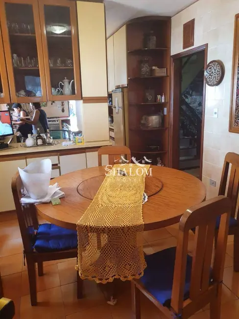 Sobrado com 4 quartos à venda, 1373m2 em Zona 08, Maringa - PR - imagem 4 Foto 4 de Sobrado com 4 quartos à venda, 1373m2 em Zona 08, Maringa - PR