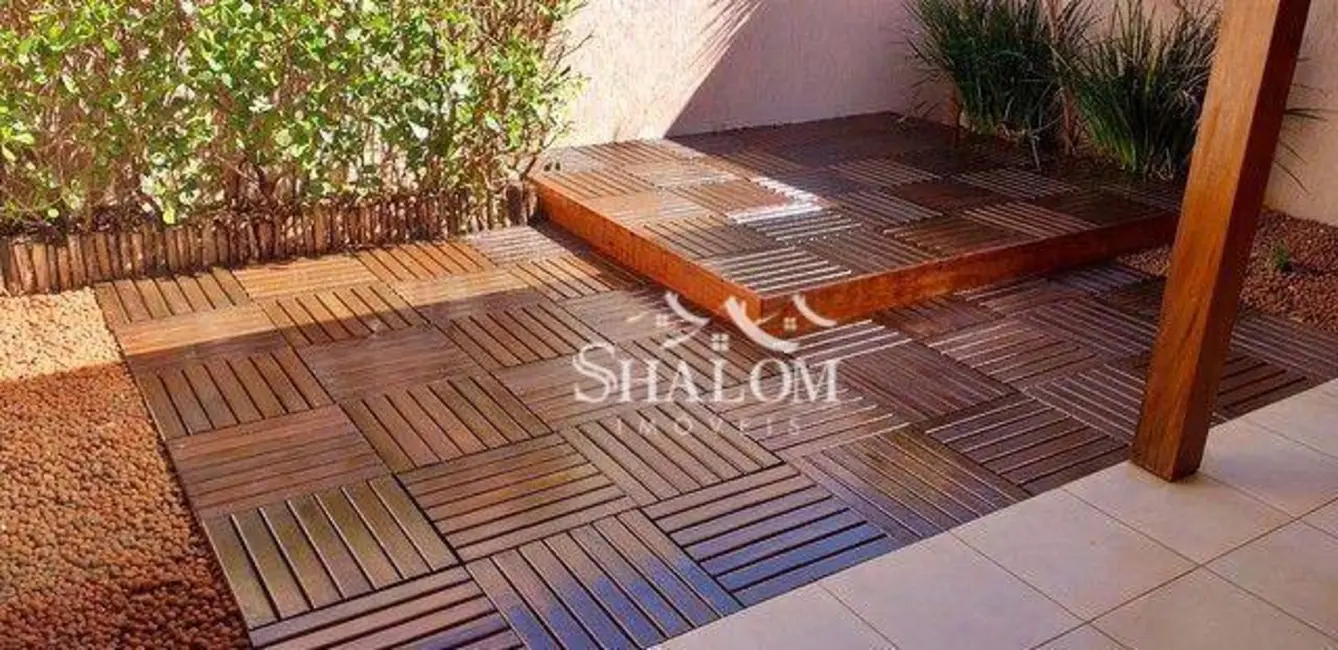Sobrado com 3 quartos à venda, 200m2 em Maringa - PR - imagem 6 Foto 6 de Sobrado com 3 quartos à venda, 200m2 em Maringa - PR