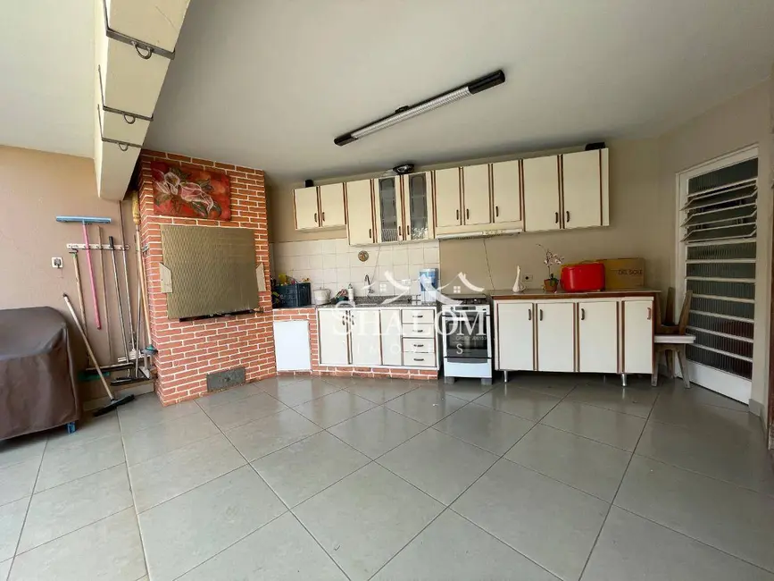 Sobrado com 3 quartos à venda, 270m2 em Zona 08, Maringa - PR - imagem 9 Foto 9 de Sobrado com 3 quartos à venda, 270m2 em Zona 08, Maringa - PR