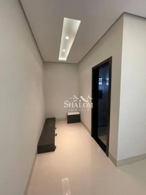 Casa com 3 quartos à venda, 180m2 em Jardim Cidade Monções, Maringa - PR - imagem 9 Foto 9 de Casa com 3 quartos à venda, 180m2 em Jardim Cidade Monções, Maringa - PR