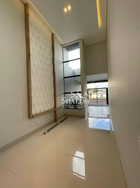 Foto 2 de Casa com 3 quartos à venda, 180m2 em Jardim Cidade Monções, Maringa - PR
