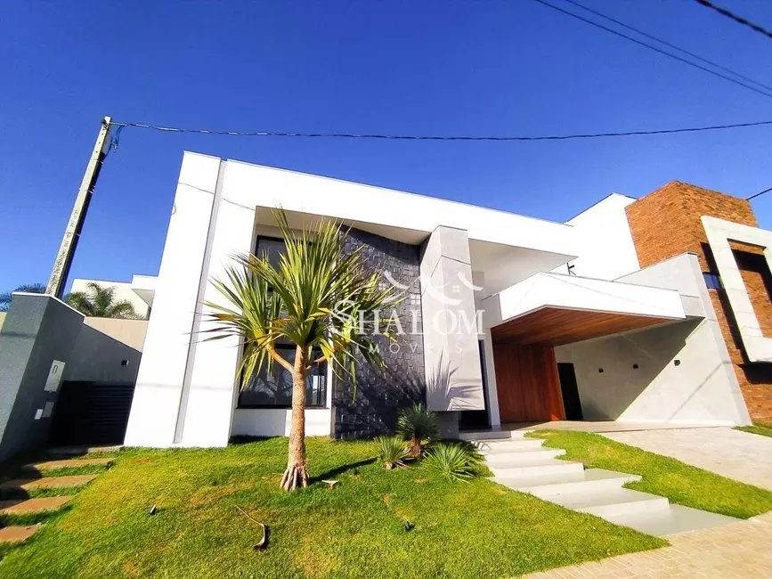 Casa de Condomínio com 3 quartos à venda, 400m2 em Maringa - PR - imagem 3 Foto 3 de Casa de Condomínio com 3 quartos à venda, 400m2 em Maringa - PR