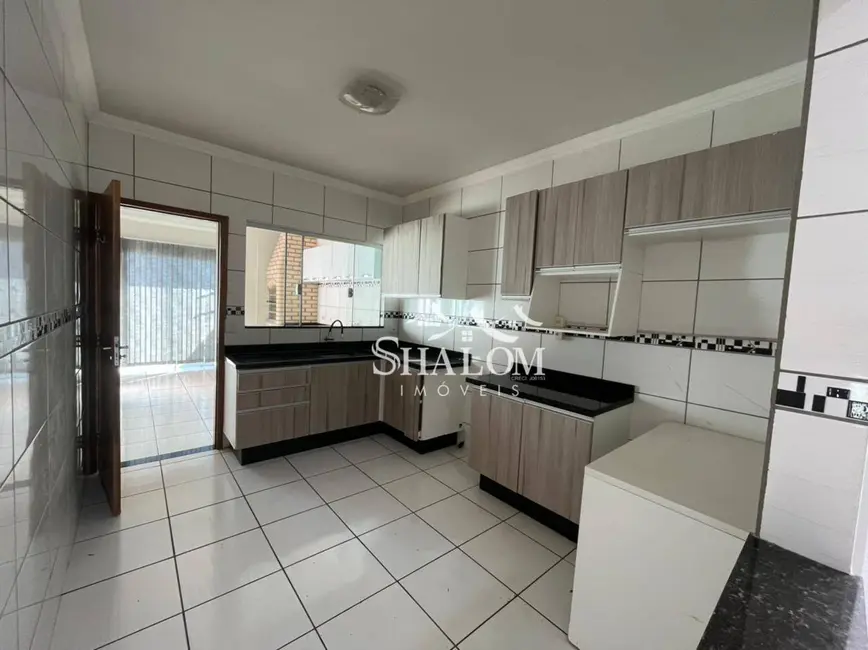 Casa com 3 quartos à venda, 150m2 em Jardim Itália, Maringa - PR - imagem 5 Foto 5 de Casa com 3 quartos à venda, 150m2 em Jardim Itália, Maringa - PR