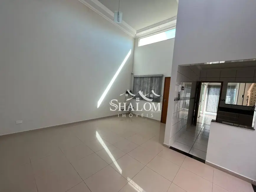 Casa com 3 quartos à venda, 150m2 em Jardim Itália, Maringa - PR - imagem 3 Foto 3 de Casa com 3 quartos à venda, 150m2 em Jardim Itália, Maringa - PR