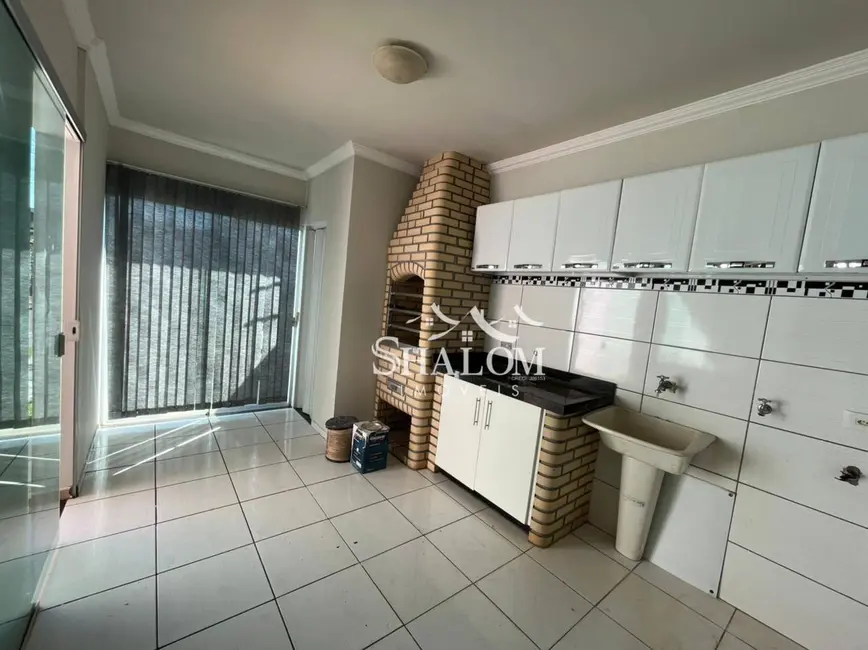 Casa com 3 quartos à venda, 150m2 em Jardim Itália, Maringa - PR - imagem 7 Foto 7 de Casa com 3 quartos à venda, 150m2 em Jardim Itália, Maringa - PR