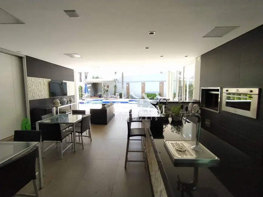 Sobrado com 4 quartos à venda, 690m2 em Zona 02, Maringa - PR - imagem 8 Foto 8 de Sobrado com 4 quartos à venda, 690m2 em Zona 02, Maringa - PR