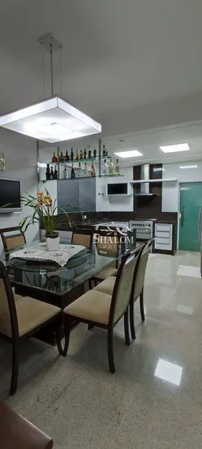 Sobrado com 3 quartos à venda, 800m2 em Zona 08, Maringa - PR - imagem 8 Foto 8 de Sobrado com 3 quartos à venda, 800m2 em Zona 08, Maringa - PR