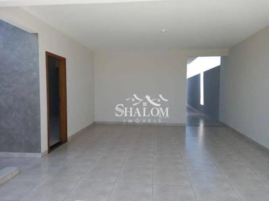 Casa com 3 quartos à venda, 200m2 em Conjunto Habitacional Requião, Maringa - PR - imagem 3 Foto 3 de Casa com 3 quartos à venda, 200m2 em Conjunto Habitacional Requião, Maringa - PR