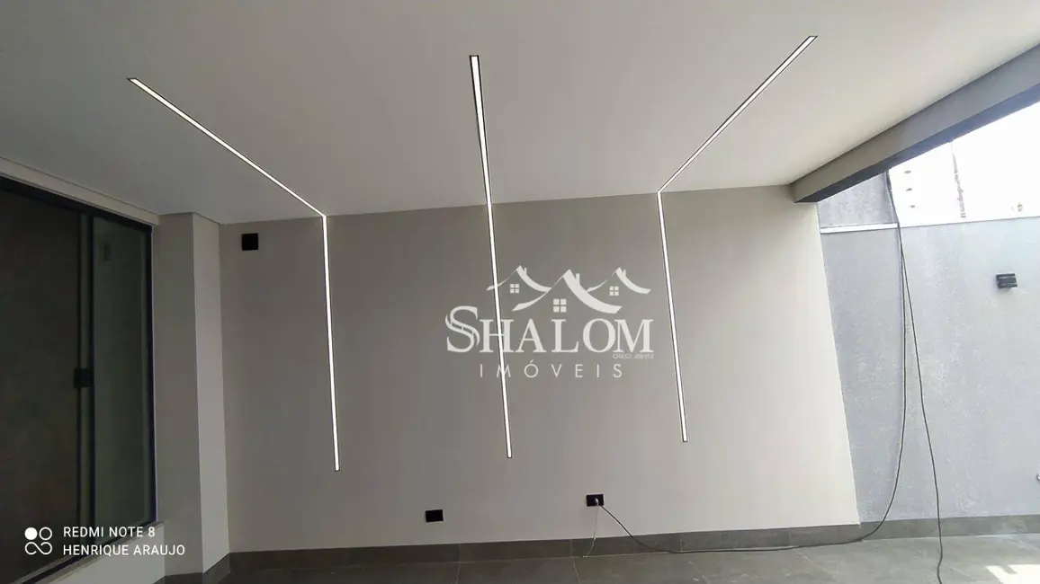 Sobrado com 3 quartos à venda, 173m2 em Jardim Higienópolis, Maringa - PR - imagem 3 Foto 3 de Sobrado com 3 quartos à venda, 173m2 em Jardim Higienópolis, Maringa - PR