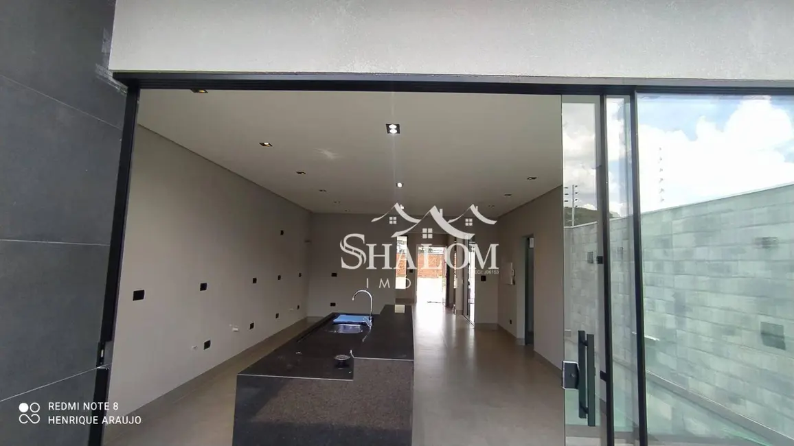 Sobrado com 3 quartos à venda, 173m2 em Jardim Higienópolis, Maringa - PR - imagem 6 Foto 6 de Sobrado com 3 quartos à venda, 173m2 em Jardim Higienópolis, Maringa - PR