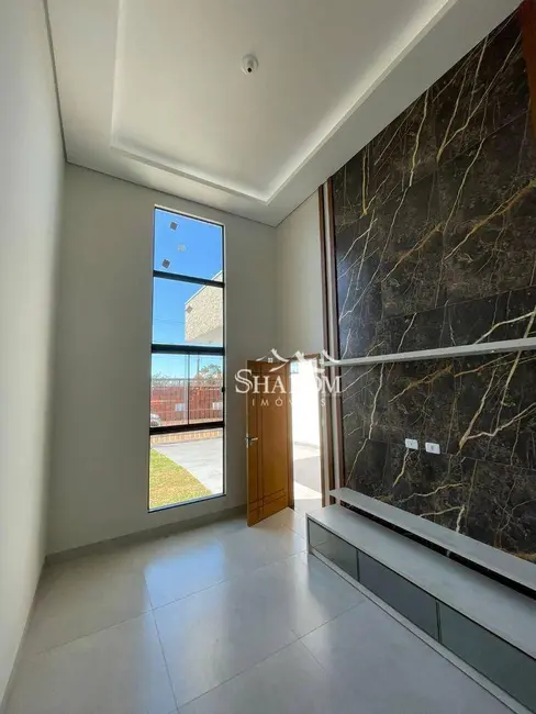 Foto 1 de Casa com 3 quartos à venda, 180m2 em Marialva - PR
