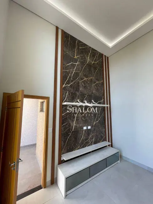 Foto 2 de Casa com 3 quartos à venda, 180m2 em Marialva - PR