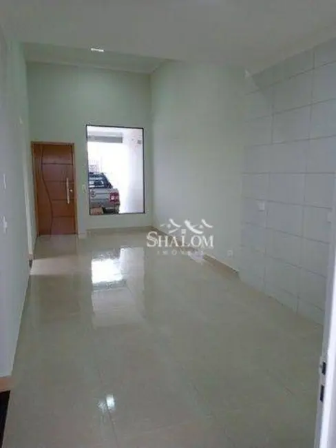 Casa com 3 quartos à venda, 166m2 em Jardim Diamante, Maringa - PR - imagem 4 Foto 4 de Casa com 3 quartos à venda, 166m2 em Jardim Diamante, Maringa - PR