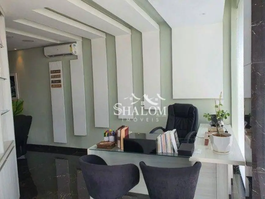 Foto 2 de Sobrado com 4 quartos à venda, 372m2 em Zona VI, Umuarama - PR