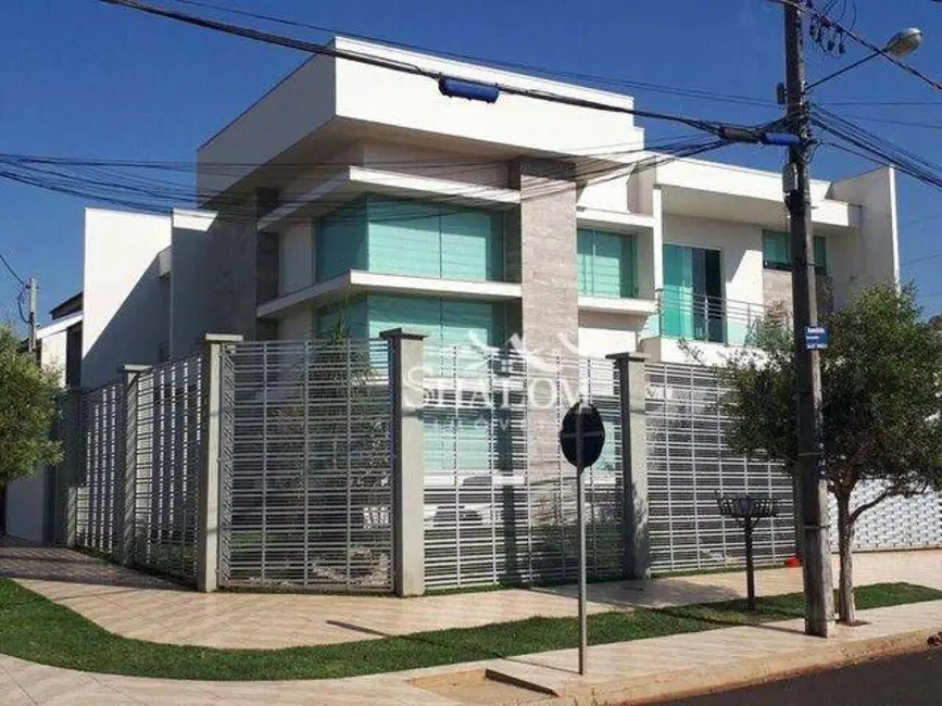 Foto 2 de Sobrado com 3 quartos à venda, 200m2 em Jardim Monte Rei, Maringa - PR