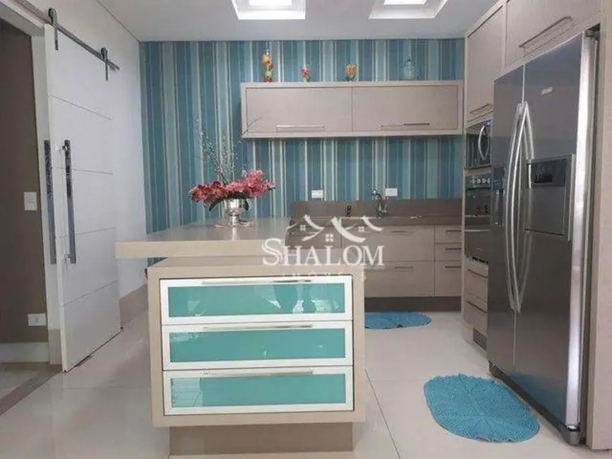 Sobrado com 3 quartos à venda, 200m2 em Jardim Monte Rei, Maringa - PR - imagem 9 Foto 9 de Sobrado com 3 quartos à venda, 200m2 em Jardim Monte Rei, Maringa - PR