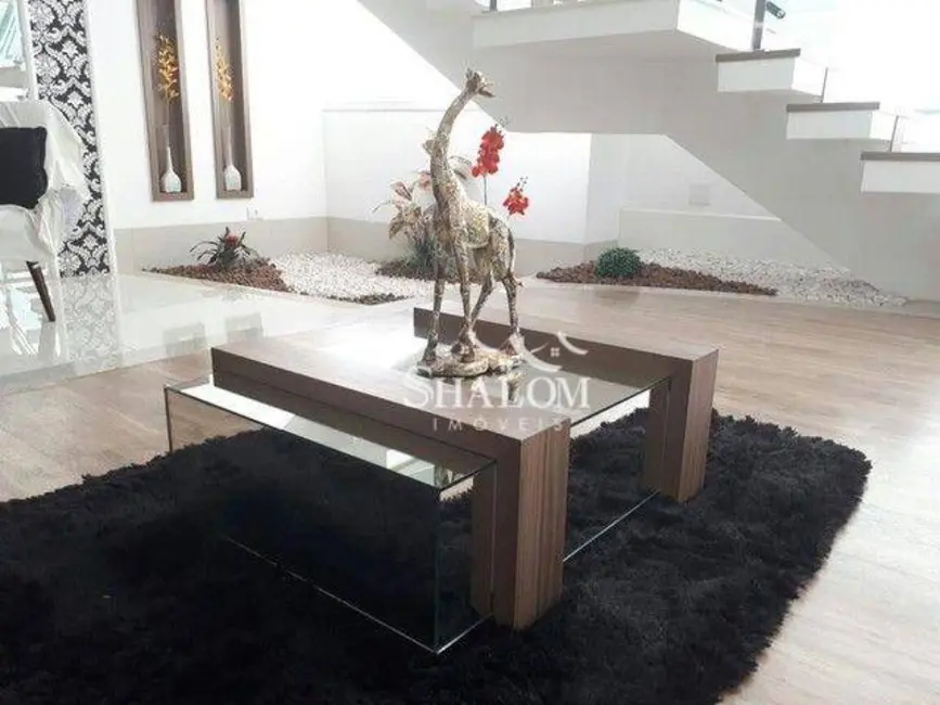 Sobrado com 3 quartos à venda, 200m2 em Jardim Monte Rei, Maringa - PR - imagem 3 Foto 3 de Sobrado com 3 quartos à venda, 200m2 em Jardim Monte Rei, Maringa - PR