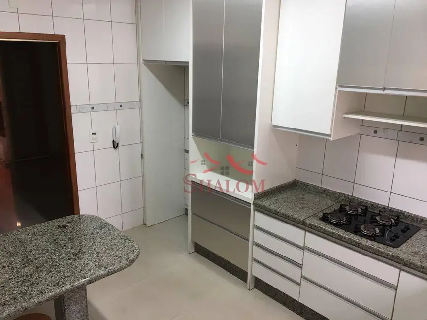 Casa com 3 quartos à venda, 300m2 em Jardim Aclimação, Maringa - PR - imagem 4 Foto 4 de Casa com 3 quartos à venda, 300m2 em Jardim Aclimação, Maringa - PR